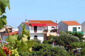 Apartments by the sea Sucuraj, Hvar - 6732